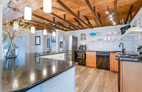 Osage Beach House | Cozy Lakefront House & Private Dock in Osage Beach! Memorial Day Special!