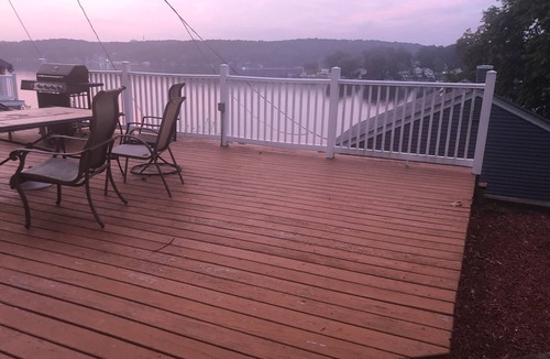 Hopatcong House | Cozy Lakefront House with a private dock and lakefront.