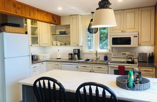 Dysart et al Cottage | Cozy Lakefront Retreat on Beautiful Redstone Lake