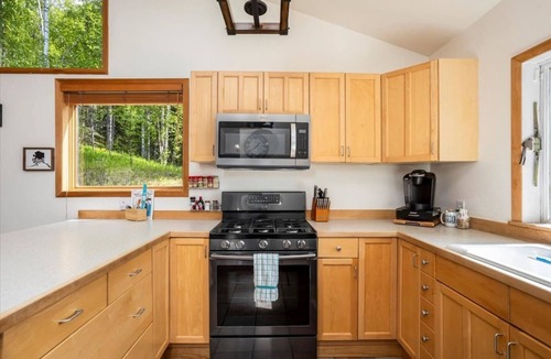 Meadow Lakes Cabin | Cozy Lakefront Retreat