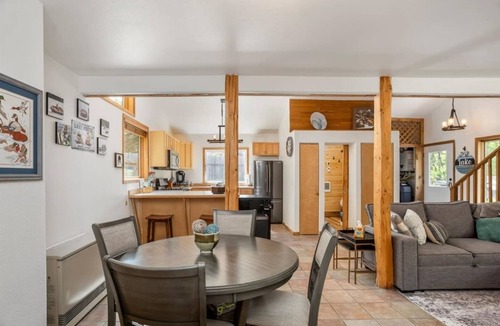 Meadow Lakes Cabin | Cozy Lakefront Retreat