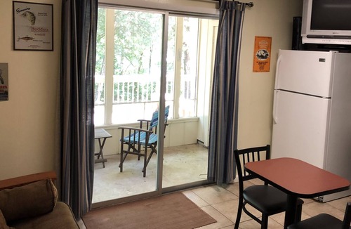 Greers Ferry Apartment | Cozy Lakefront Studio with BOAT SLIP!!!