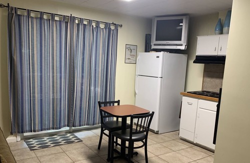 Greers Ferry Apartment | Cozy Lakefront Studio with BOAT SLIP!!!