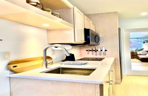 East Lyme House | Cozy Lakefront Tiny House