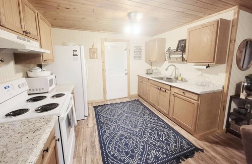 Votaw Cabin | Cozy Lakehouse on Horseshoe Lake