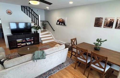 West Hopkinton House | Cozy Lakehouse with modern updates