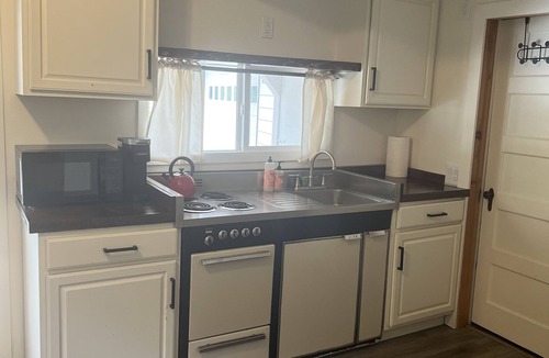 Maple Falls Cabin | Cozy Lakeside Cabin