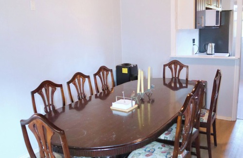 Woodview House | Cozy Lakeside Cottage in Woodview, ON - 6 bed, 2 bath