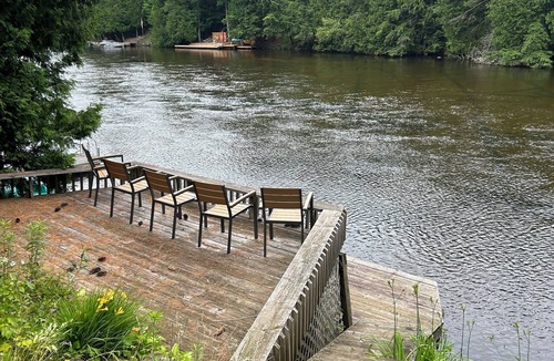 Coboconk Cottage | Cozy Lakeside Cottage