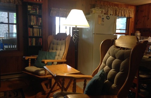 West Hopkinton Cottage | Cozy Lakeside Cottage