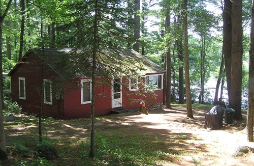 West Hopkinton Cottage | Cozy Lakeside Cottage