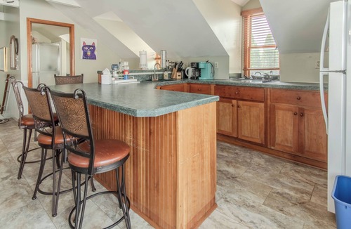 Town of Hounsfield Apartment | Cozy Lakeside Downtown Apartment C