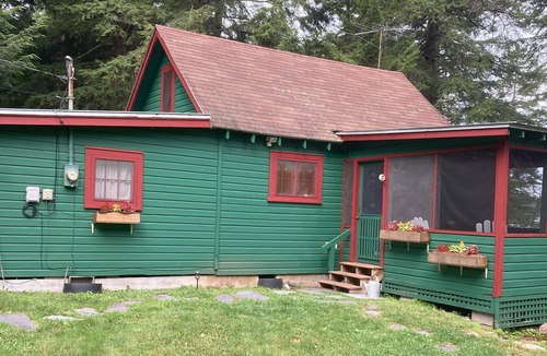 Speculator Cabin | Cozy Lakeside Escape on Lake Pleasant.