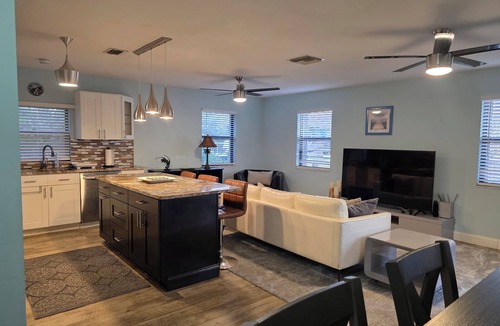 Lake Park House | Cozy Lakeside Lagoon w/Pool - Your Comfortable Lakefront Gateway!