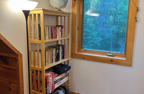 Trent Lakes Cottage | Cozy Lakeside Log Cabin with Large Deck and Sauna in Buckhorn