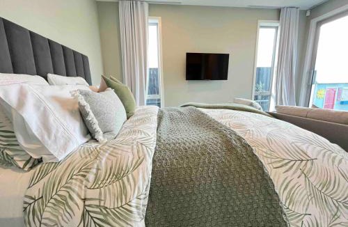 Ngongotaha House | Cozy Lakeside Oasis