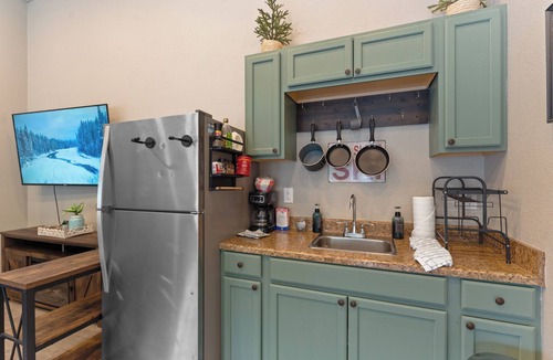 Lakeside Village Condo | Cozy Lakeside Studio – Pool Access & Minutes from the Slopes!
