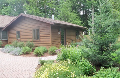 Manitowish Waters Cabin | Cozy Lakeside Cabin w/Boat and Firepit