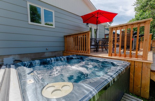Cornwall Cottage | Cozy Lakeview Home with Water Access