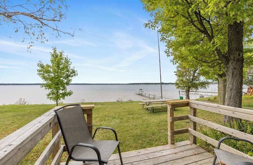 Lake City Apartment | Cozy Lakeview suite with Kitchenette
