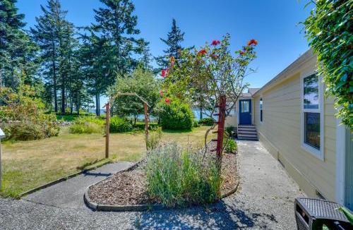 Langley House | Cozy Langley Retreat: Water Views & Beach Access