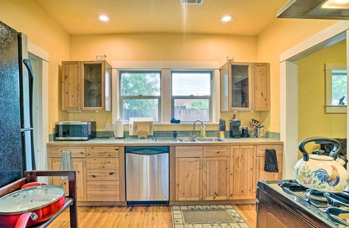 Mesilla Park House | Cozy Las Cruces Gem: Fire Pit, Patio & Views!