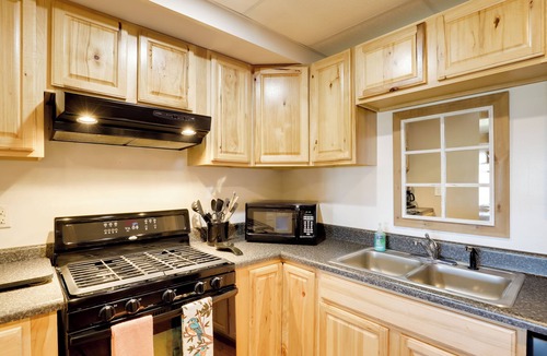 Leicester Apartment | Cozy Leicester Studio, 11 Mi to Downtown Asheville