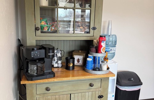 Hartley House | Cozy Lighthouse Suite: Sleeps 5, great outdoor area, coffee bar