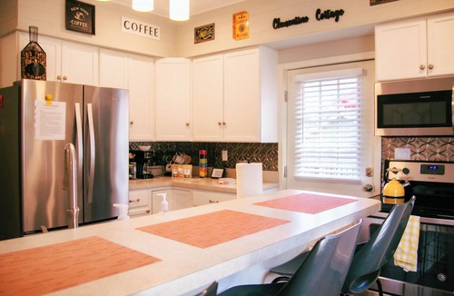 Washington House | Cozy little house blocks from the Park & Fair Grounds.