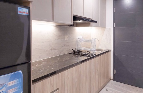 Pinang Apartment | Cozy Living 1Br At Collins Boulevard Apartment