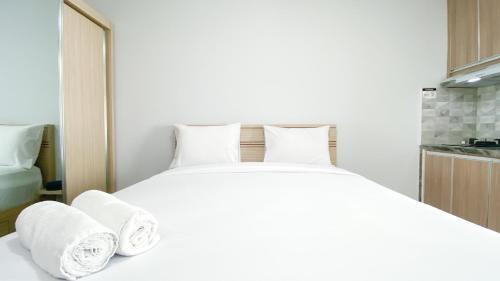 Depok Apartment | Cozy Living and Homey Studio Room Cinere Resort Apartment By Travelio