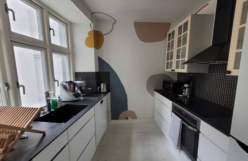 København V Condo | Cozy living room, spacious kitchen apartment, renovated bathroom - central cph.