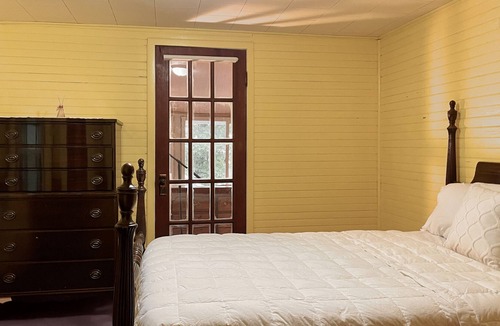 Forestport House | Cozy lodge in Otter Lake, 15 minutes from Old Forge.nPet Friendly
