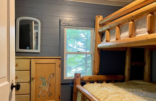 Forestport House | Cozy lodge in Otter Lake, 15 minutes from Old Forge.nPet Friendly
