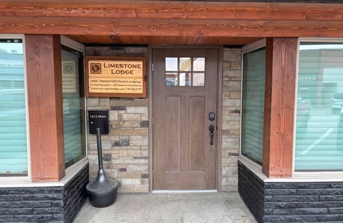 Sabetha Apartment | Cozy Loft Cabin