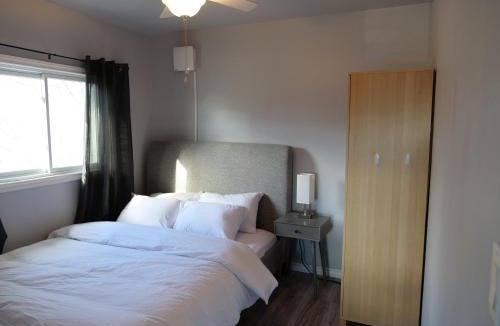 Amherstview Apartment | Cozy Loft in Kingston