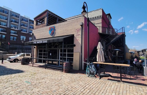 Central Business District Condo | Cozy loft in the ❤️ of DT Lynchburg!