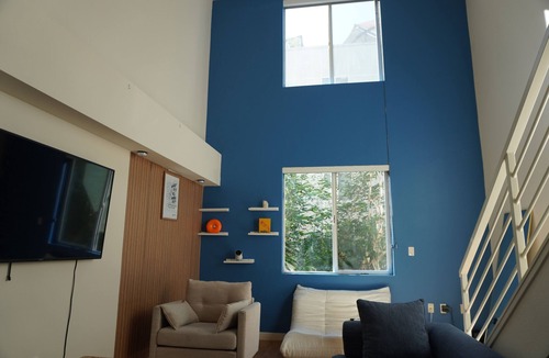 Downtown Apartment | Cozy Loft superb Glendale with Parking , gym and Jacuzzi!