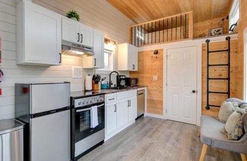 Grayland House | Cozy Loft Tiny House by Ocean Spray Beach