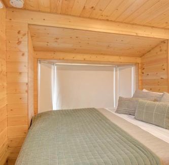 Grayland House | Cozy Loft Tiny House by Ocean Spray Beach