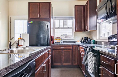Northeast House | Cozy loft w/private parking