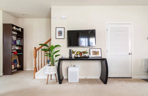 Northeast House | Cozy loft w/private parking