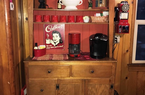 Moonridge Cabin | Cozy Log Cabin, 3+2, Game Room, Coffee Bar, Spa, View, Close to Ski, Lake & Golf