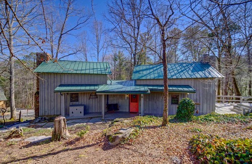 Townsend Cabin | Cozy Log Cabin: 6 Mi to Great Smoky Mtns NP!