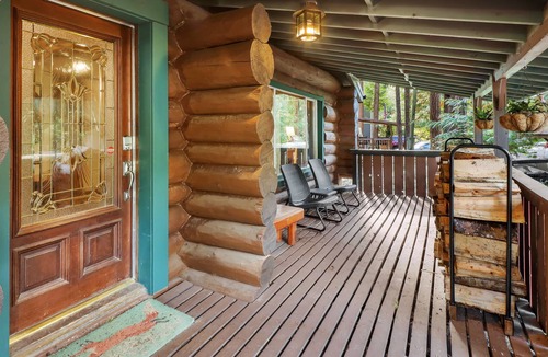 Peaceful Valley Cabin | Cozy Log Cabin between Bellingham, Baker, & Canada