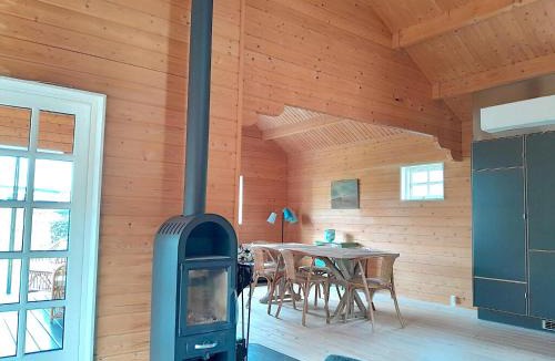 Strøby Ladeplads House | Cozy Log Cabin Near Beach And Forest