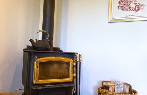 Frontenac Cottage | Cozy Log Cabin on a Private Lake