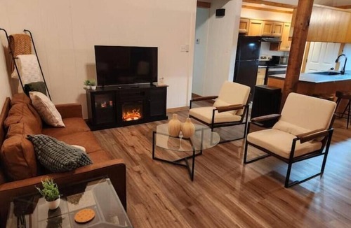 Heber Springs Cabin | Cozy Log Cabin Retreat - Minutes from fly fishing!