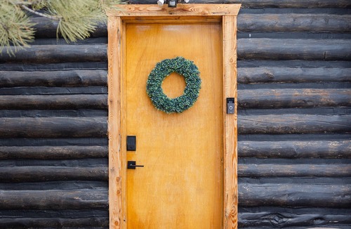 St. Anthony Cabin | Cozy Log Cabin w/Hot Tub