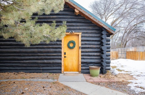 St. Anthony Cabin | Cozy Log Cabin w/Hot Tub